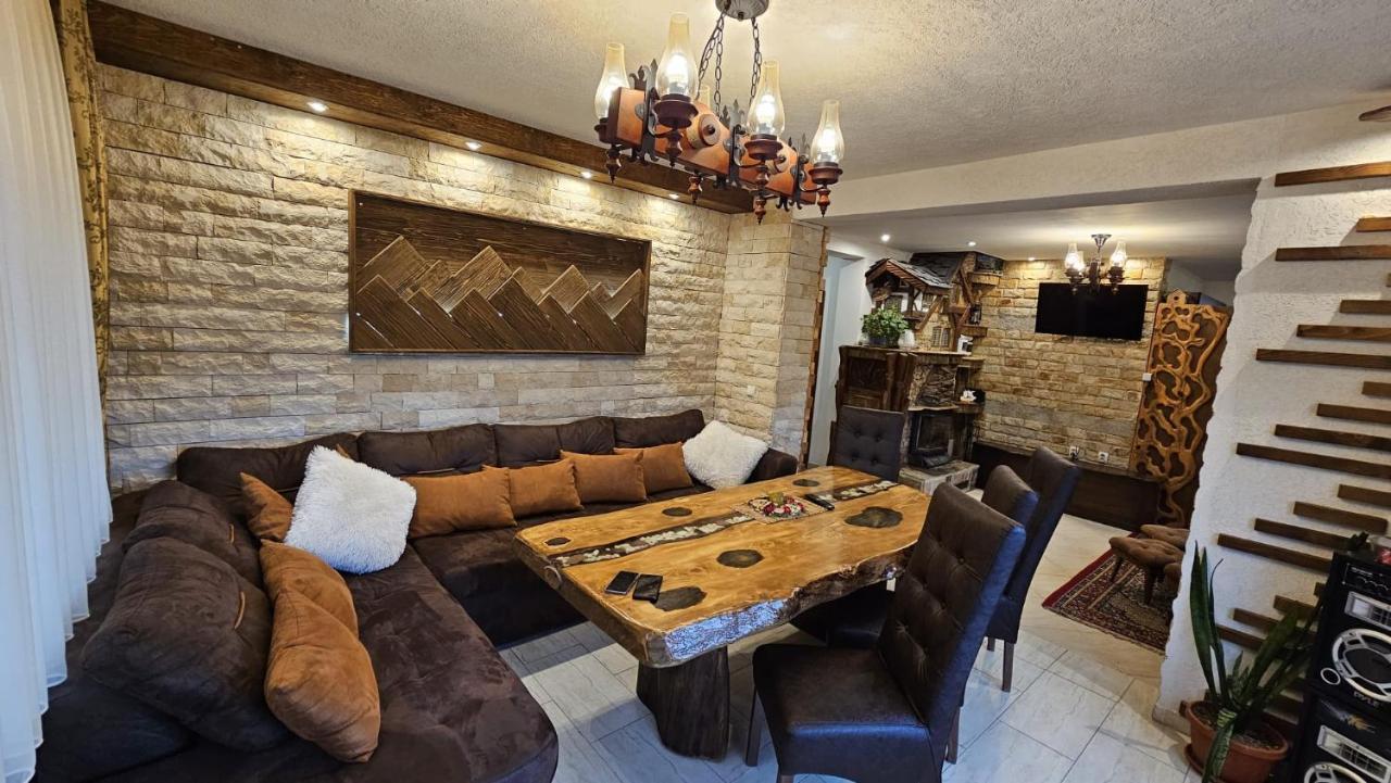 Villa Hills - Къща За Гости С Храна Orlino Bagian luar foto