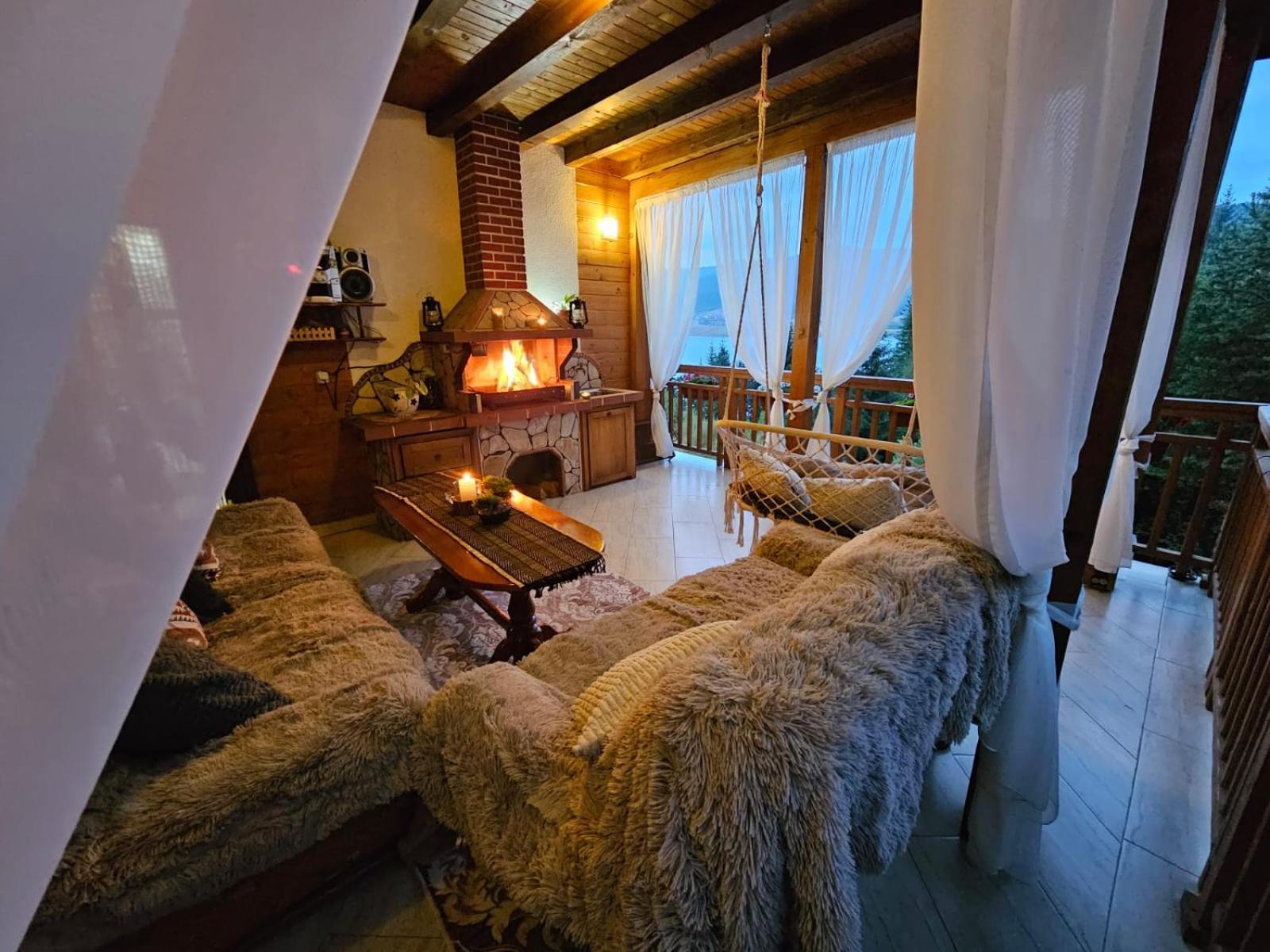 Villa Hills - Къща За Гости С Храна Orlino Bagian luar foto