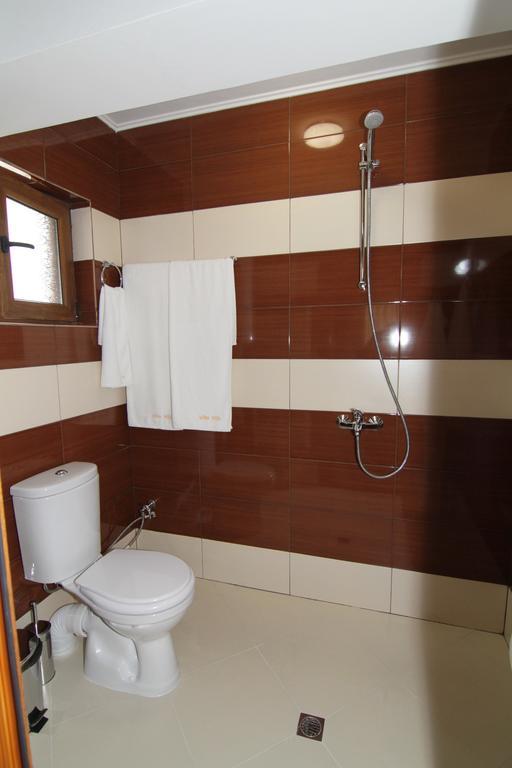 Villa Hills - Къща За Гости С Храна Orlino Bagian luar foto